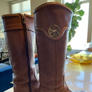 Tory Burch Selma Riding Boots Size 8.5 Tan/Gold